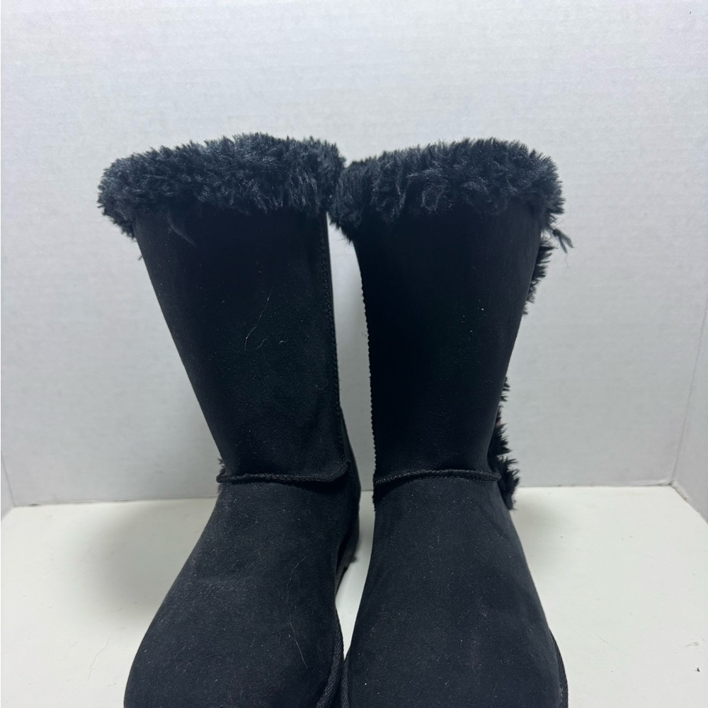 MAKALU MADI black suede faux fur lined boots W/button size 8.5 NWT